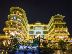 Đông Hoa Restaurant – Tổ hợp Dịch vụ – Nhà hàng đẳng cấp tại Móng Cái