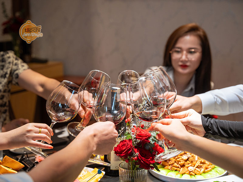 Nhà hàng Thẩm: Điểm đến hoàn Hảo cho mọi buổi tiệc Nhà hàng Thẩm: Điểm đến hoàn Hảo cho mọi buổi tiệc