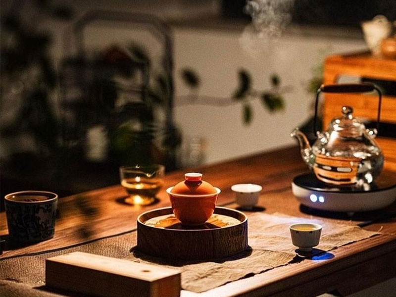 Nghệ thuật thưởng trà trong tĩnh lặng Nghệ thuật thưởng trà trong tĩnh lặng